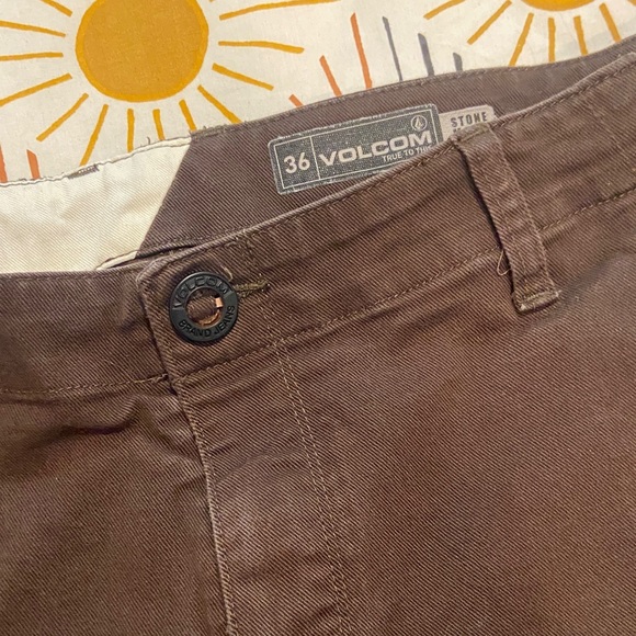 Volcom Dark Brown shorts - Picture 2 of 3